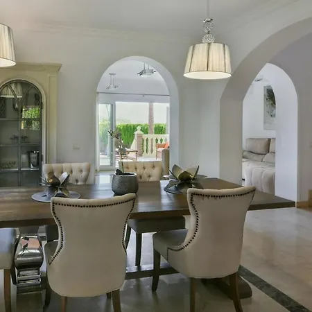 빌라 Premium With Private Pool, Garden & Bbq *