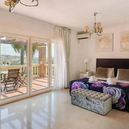 Premium With Private Pool, Garden & Bbq 빌라 Santa Fe de los Boliches